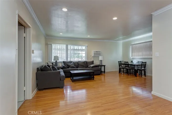 1052 Elm Avenue, Glendale, California 91201