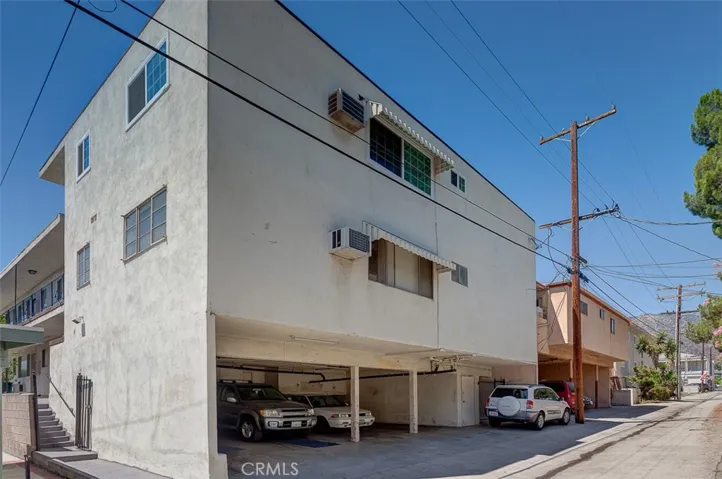 1052 Elm Avenue, Glendale, California 91201