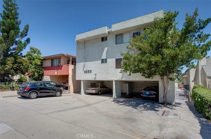 1052 Elm Avenue, Glendale, California 91201