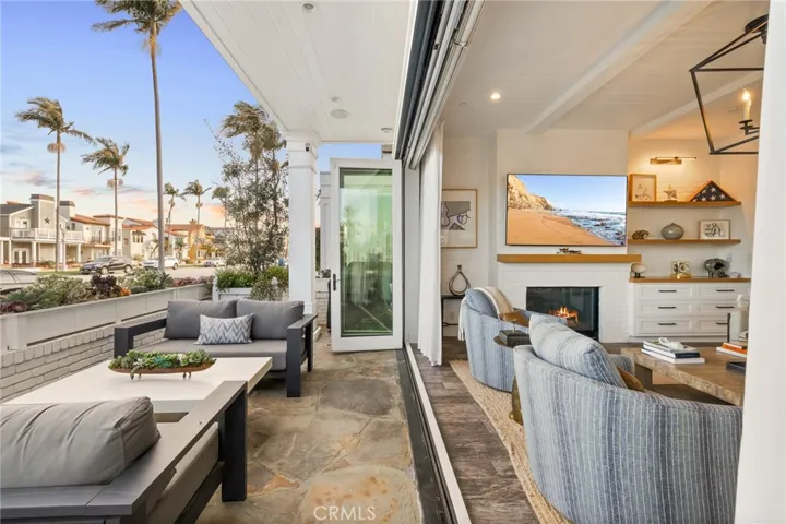 61 The Colonnade, Long Beach, California 90803