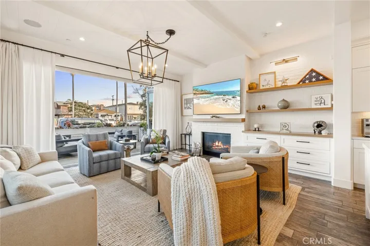 61 The Colonnade, Long Beach, California 90803