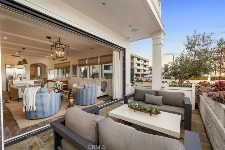 61 The Colonnade, Long Beach, California 90803