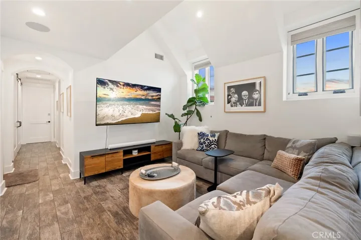 61 The Colonnade, Long Beach, California 90803