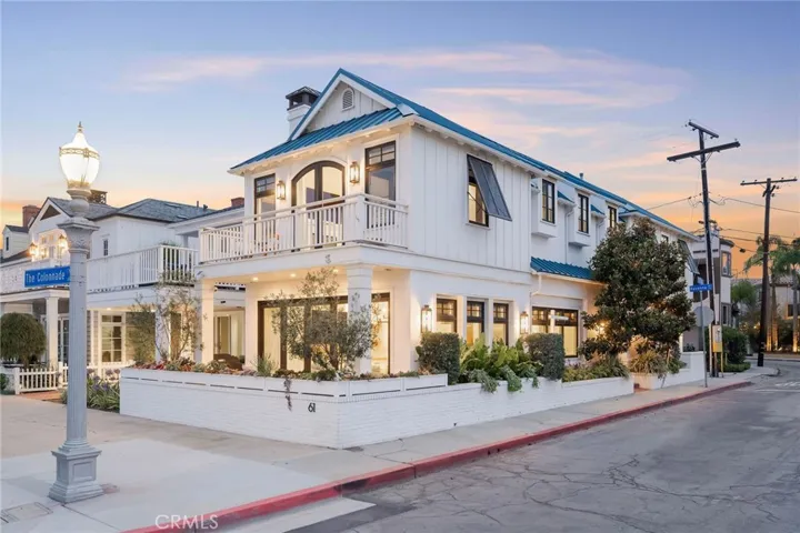 61 The Colonnade, Long Beach, California 90803