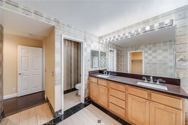 11761 Fricker Ave, Tustin, California 92782