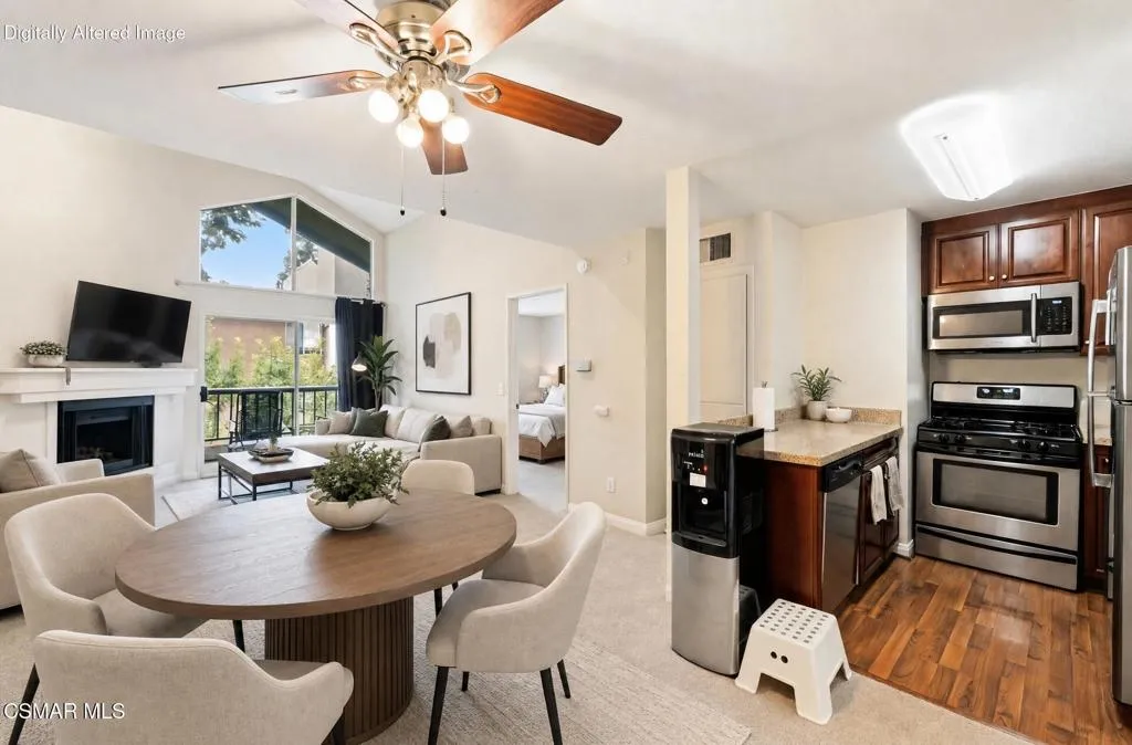21400 Burbank Boulevard 306, Woodland Hills, California 91367 — photo 5