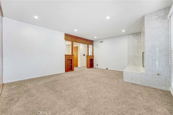 10352 Hayvenhurst, Granada Hills, California 91344