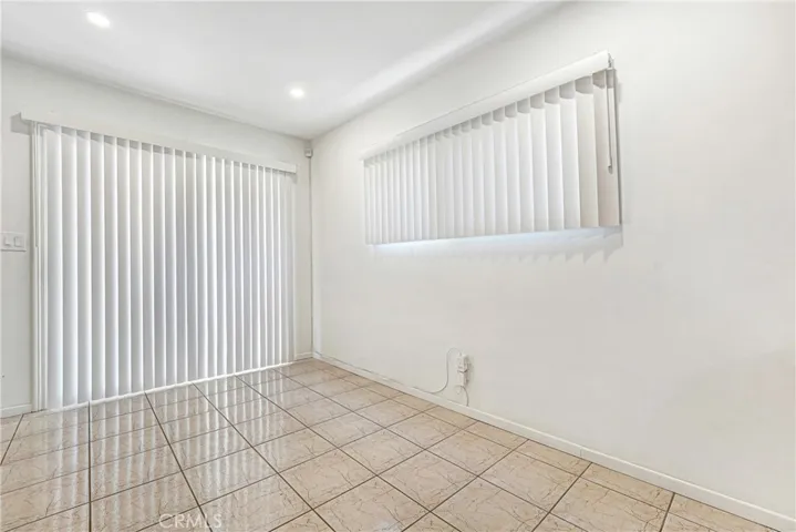 10352 Hayvenhurst, Granada Hills, California 91344