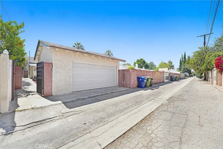 10352 Hayvenhurst, Granada Hills, California 91344