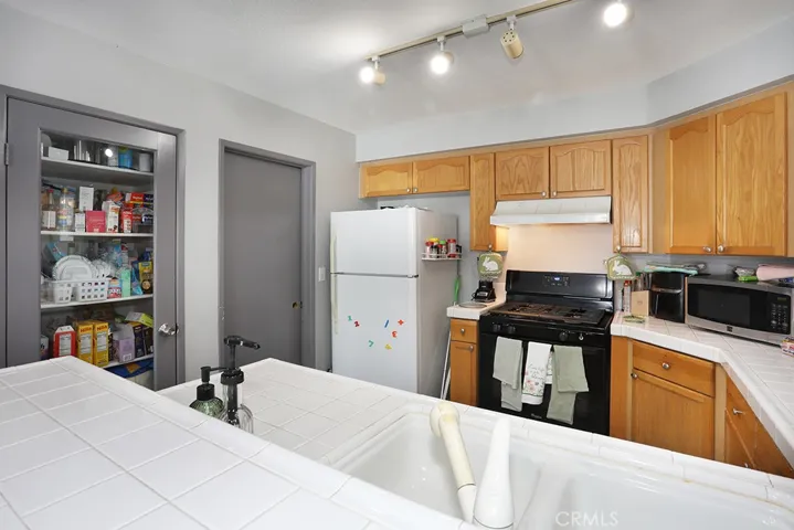 855 Blossomcreek, Corona, California 92878