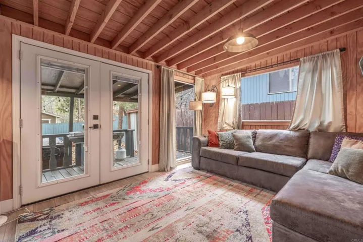 271 Leonard Ln, Sugarloaf, California 92386