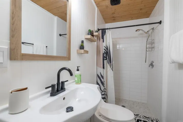 271 Leonard Ln, Sugarloaf, California 92386