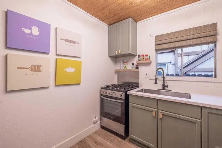 271 Leonard Ln, Sugarloaf, California 92386