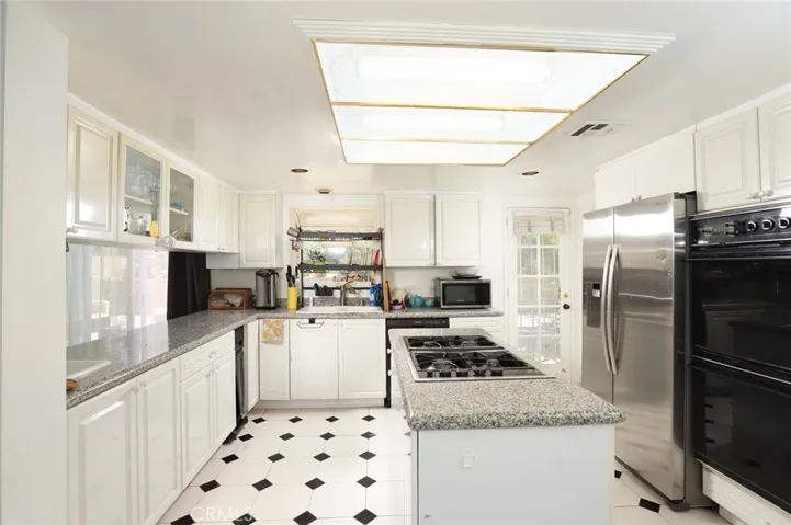 1412 N Louise Street, Glendale, California 91207