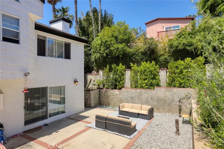 1412 N Louise Street, Glendale, California 91207