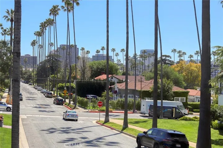 1412 N Louise Street, Glendale, California 91207