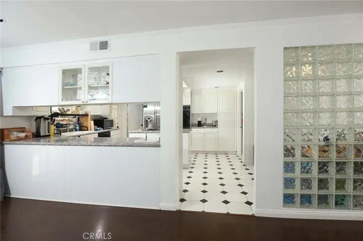 1412 N Louise Street, Glendale, California 91207