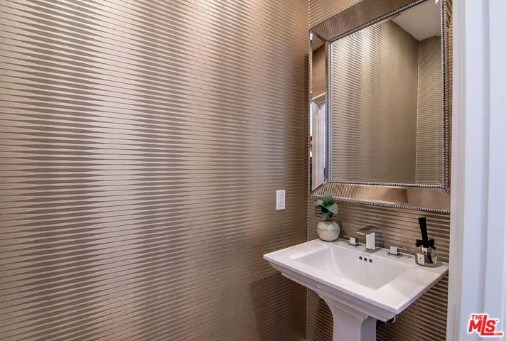 921 S Sierra Bonita Avenue, Los Angeles, California 90036