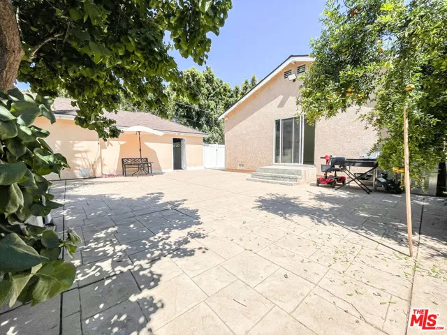 12612 Hatteras Street, Valley Village, California 91607