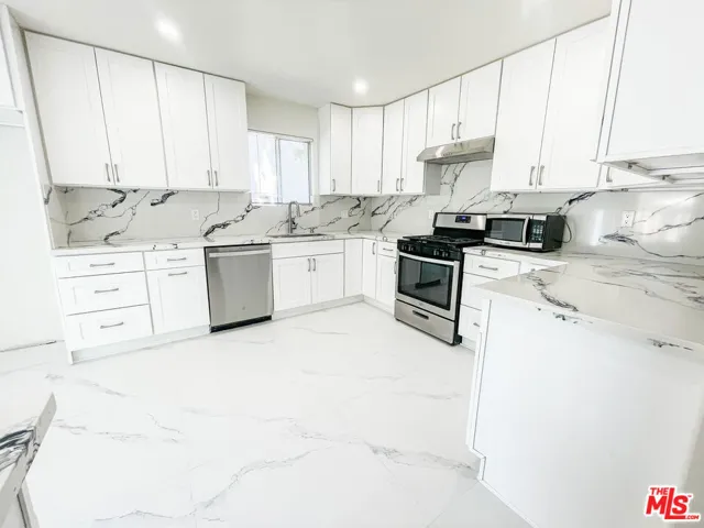 12612 Hatteras Street, Valley Village, California 91607