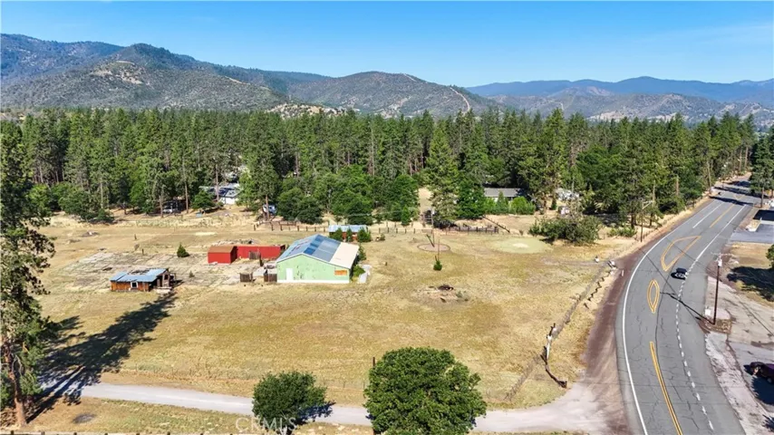 5331 Easy St, Yreka, California 96097