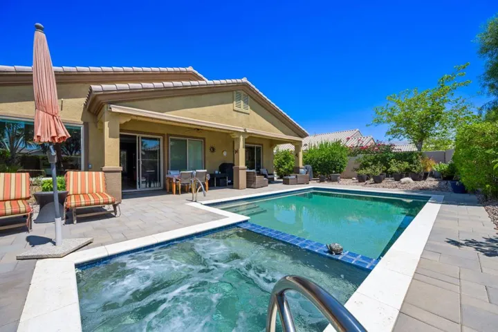 Patio/pool