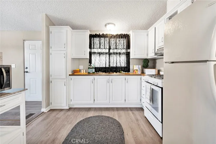 23456 Ottawa 28, Apple Valley, California 92308