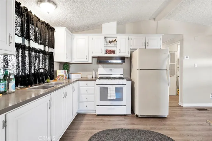 23456 Ottawa 28, Apple Valley, California 92308