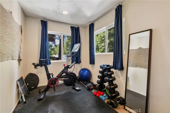 162 C Lane, Lake Arrowhead, California 92352
