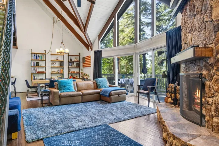 162 C Lane, Lake Arrowhead, California 92352