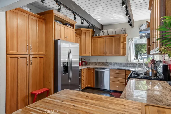 162 C Lane, Lake Arrowhead, California 92352