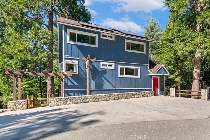 162 C Lane, Lake Arrowhead, California 92352