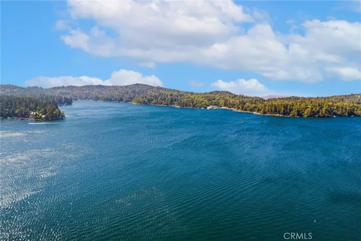 162 C Lane, Lake Arrowhead, California 92352