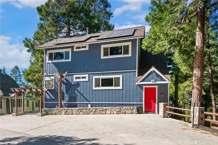 162 C Lane, Lake Arrowhead, California 92352
