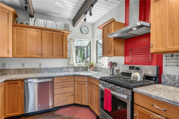 162 C Lane, Lake Arrowhead, California 92352