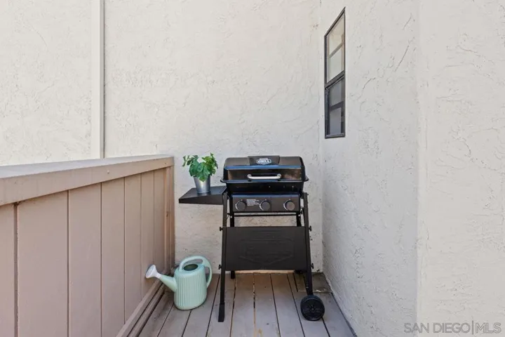 2726 Ariane Dr 46, San Diego, California 92117