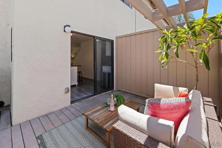 2726 Ariane Dr 46, San Diego, California 92117