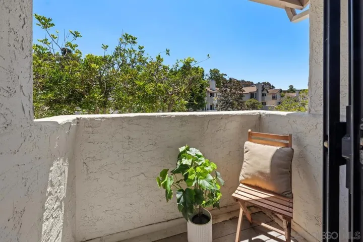 2726 Ariane Dr 46, San Diego, California 92117
