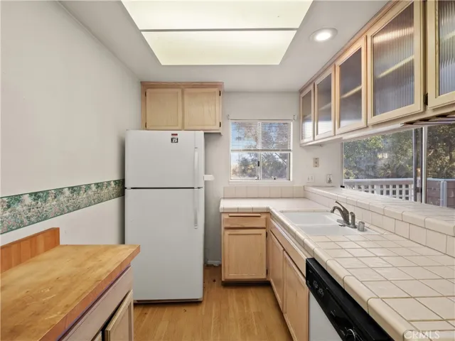 24528 Mcbean Parkway 30, Valencia, California 91355
