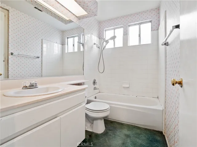 24528 Mcbean Parkway 30, Valencia, California 91355