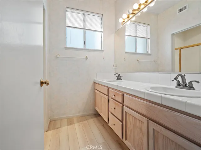 24528 Mcbean Parkway 30, Valencia, California 91355