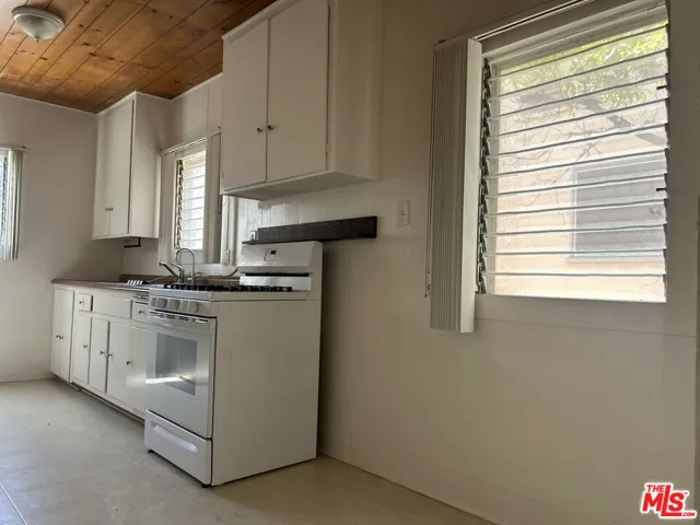 1042 2nd Street 3, Santa Monica, California 90403