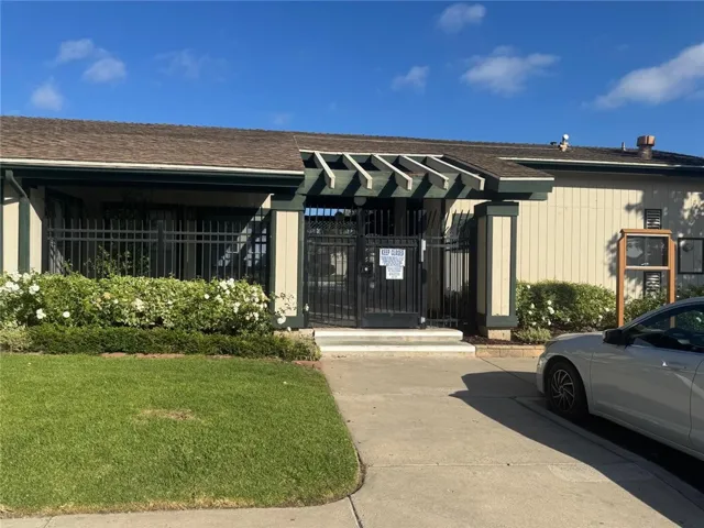 23276 Orange Avenue 4, Lake Forest, California 92630