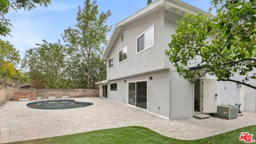 22540 Margarita Drive, Woodland Hills, California 91364