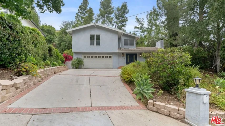 22540 Margarita Drive, Woodland Hills, California 91364