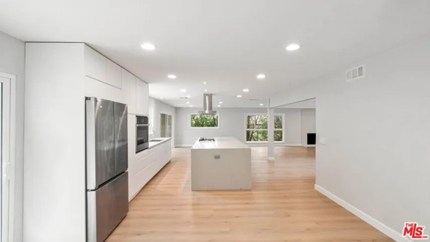 22540 Margarita Drive, Woodland Hills, California 91364