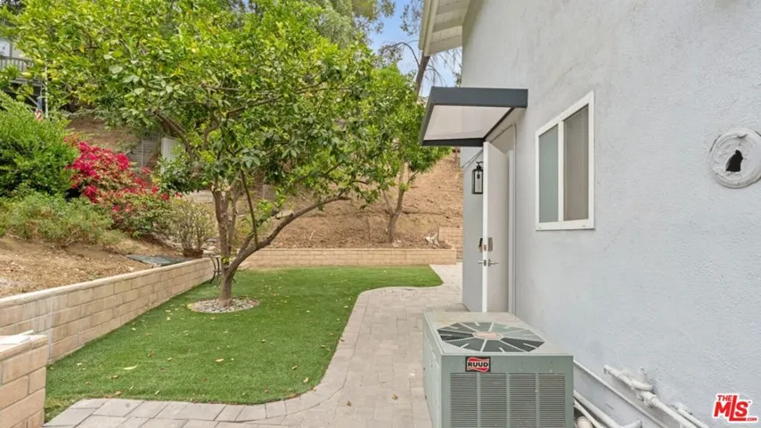 22540 Margarita Drive, Woodland Hills, California 91364