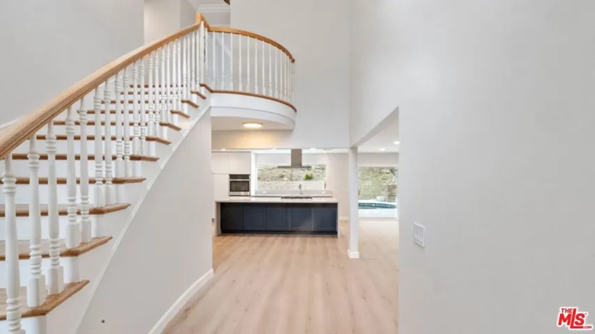 22540 Margarita Drive, Woodland Hills, California 91364