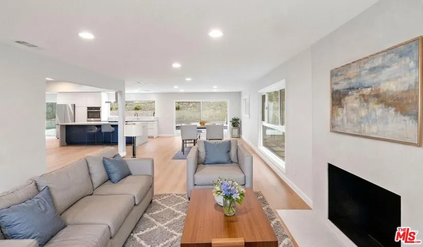 22540 Margarita Drive, Woodland Hills, California 91364