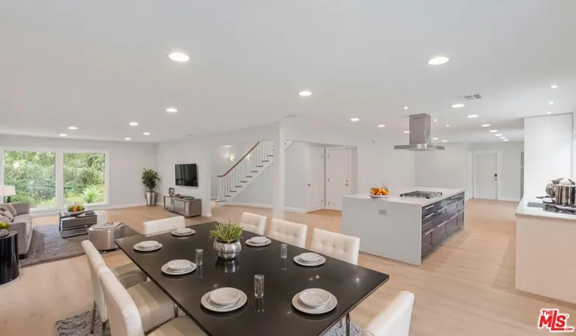 22540 Margarita Drive, Woodland Hills, California 91364